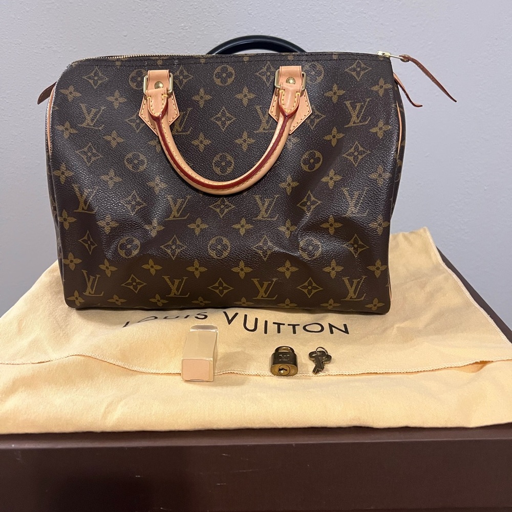 Louis Vuitton Speedy 30